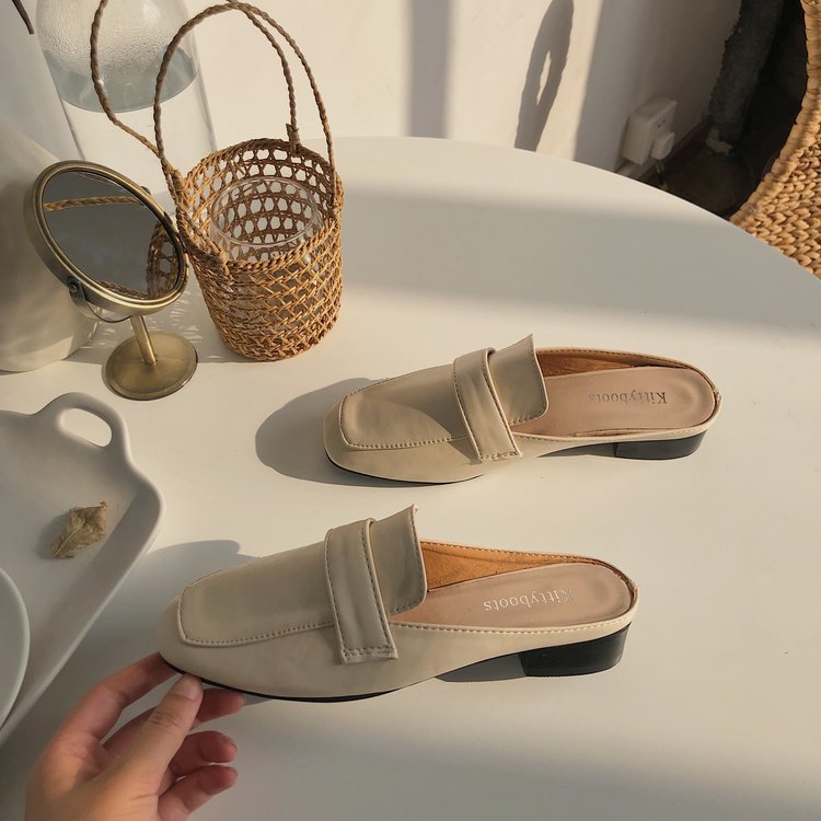 Clara – Damesplatte Schoenen met Kap uit Vegan Leer