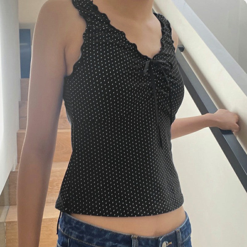 Catherine – Mouwloos Gebreid Top met Polka-Dots