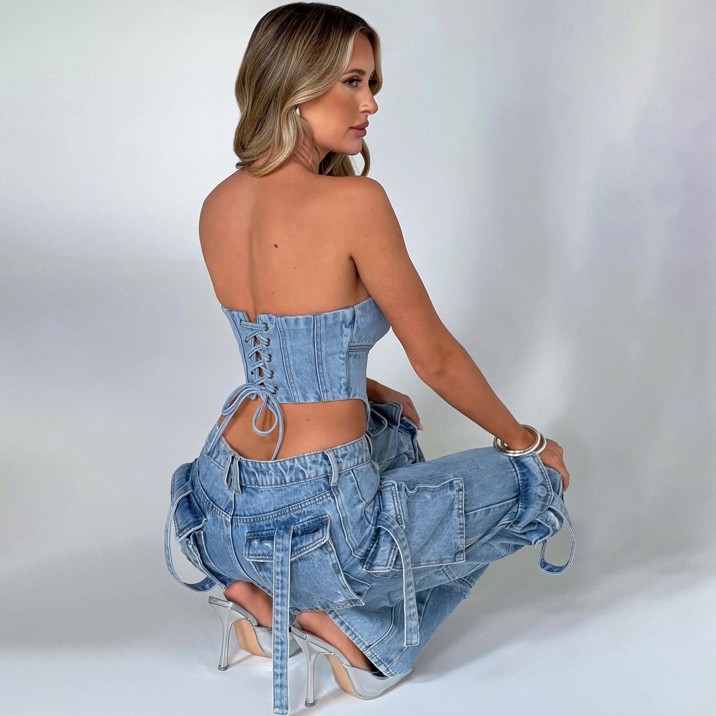 Tanya – Damespak met Lage Taille en Zakstiksel Jeans
