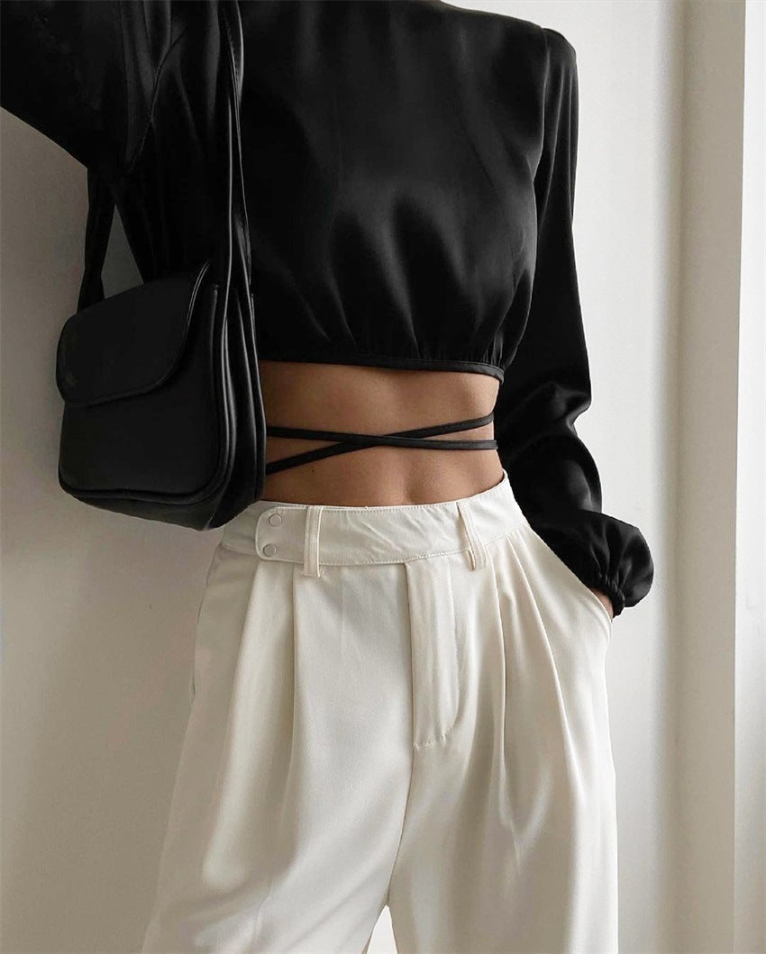 Lauren – Rugloze Langarm Top met Vetersluiting