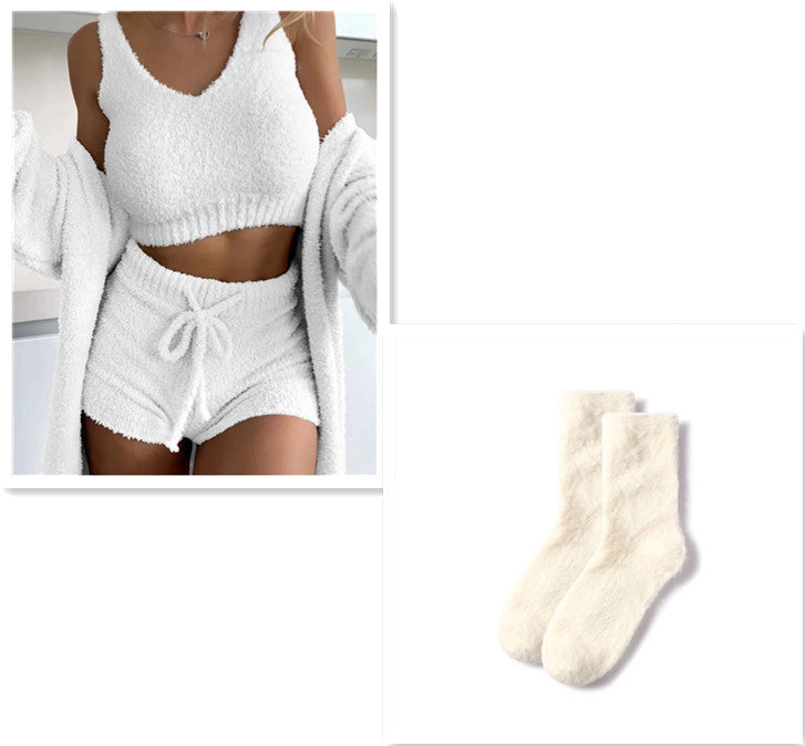 Jane – Drieledig Fluffy Set met Spaghettibandjes Top en Shorts