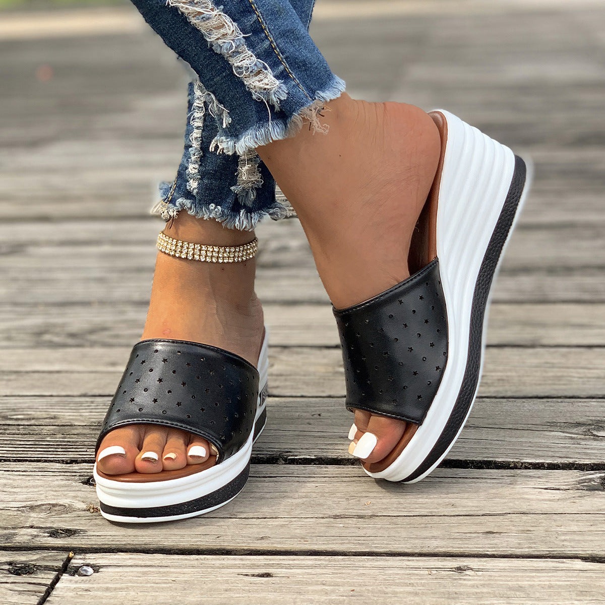 Patricia – Zomerse Sleehaksandalen met Peep-Toe Ontwerp