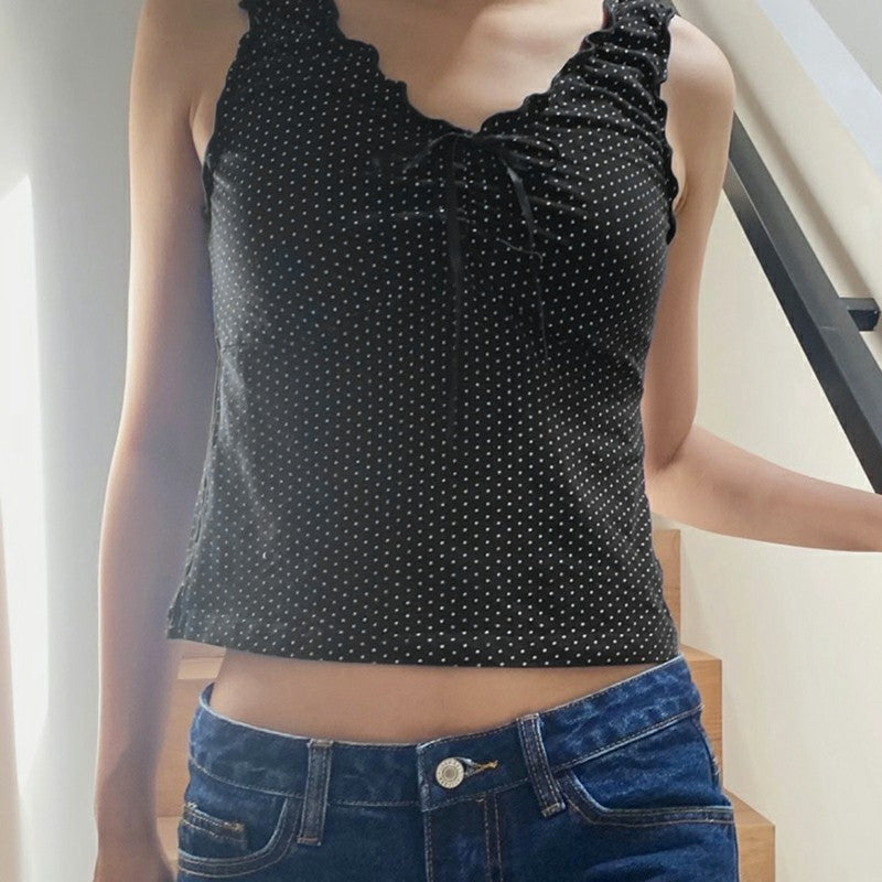 Catherine – Mouwloos Gebreid Top met Polka-Dots
