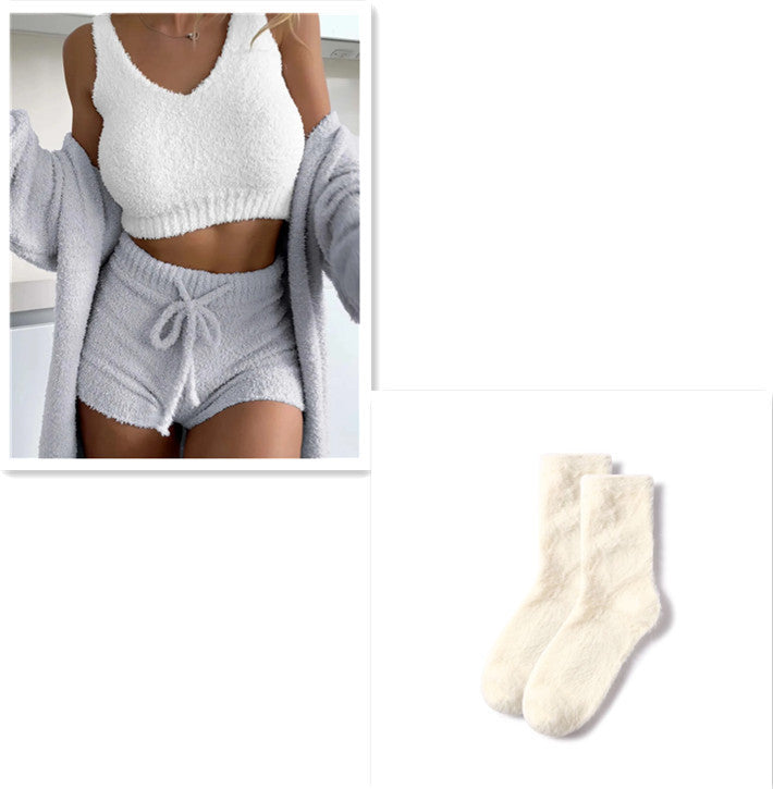 Jane – Drieledig Fluffy Set met Spaghettibandjes Top en Shorts