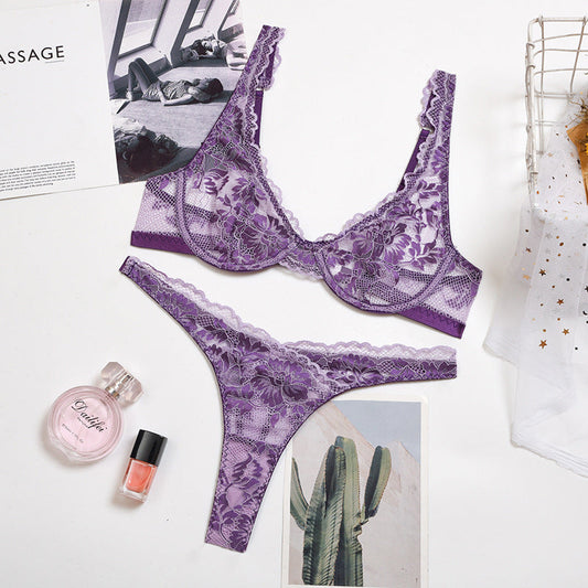 Christine – Tweekleurige Kant Lingerie met Stalen Ring