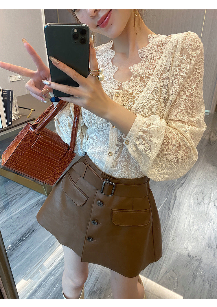 Amelia – Elegante Damesblouse met Strepenpatroon