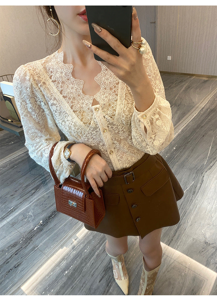 Amelia – Elegante Damesblouse met Strepenpatroon