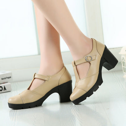 Brenda – Klassieke Mary Jane T-Strap Pumps met Blokhak