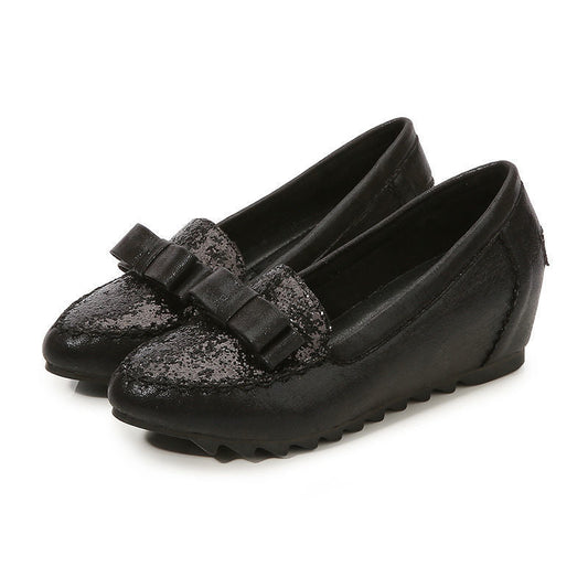 Audrey – Comfortabele Dames Pumps met Puntige Uitsnede en Sleehak