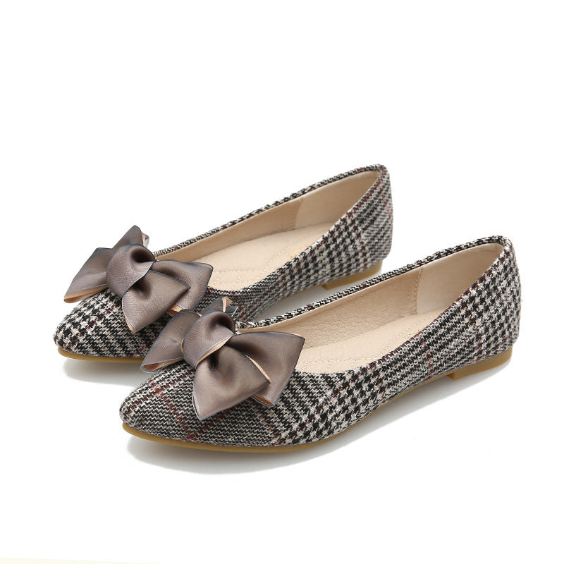 Sue – Platte ballerina schoenen met strik en spitse neus