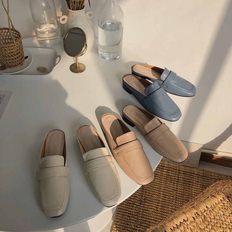 Clara – Damesplatte Schoenen met Kap uit Vegan Leer