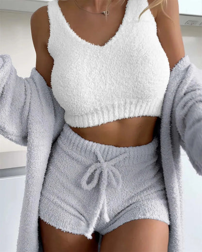 Jane – Drieledig Fluffy Set met Spaghettibandjes Top en Shorts