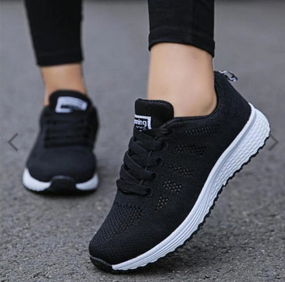 Nicole – Sportieve Damessneakers