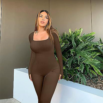 Jean – Modieuze Fitness-Jumpsuit met Lange Mouwen en Vierkante Halslijn