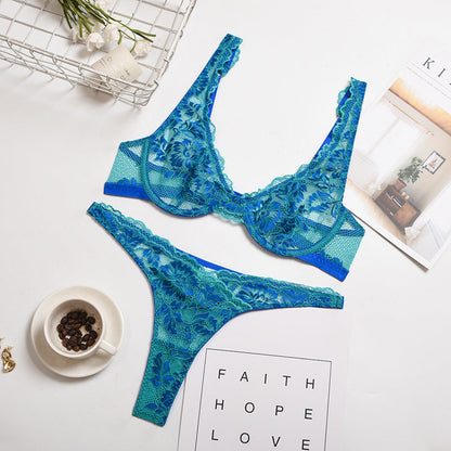 Christine – Tweekleurige Kant Lingerie met Stalen Ring