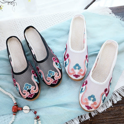 Anne – Bestickte Baumwoll-Pantoletten im Retro-Stil