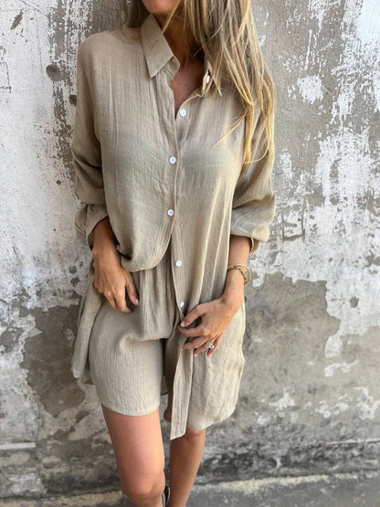 Amelia – Luchtige Damesoutfit met Lange Mouwen Shirt en Elastische Shorts