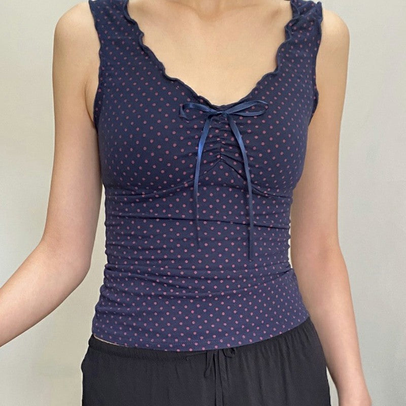 Catherine – Mouwloos Gebreid Top met Polka-Dots