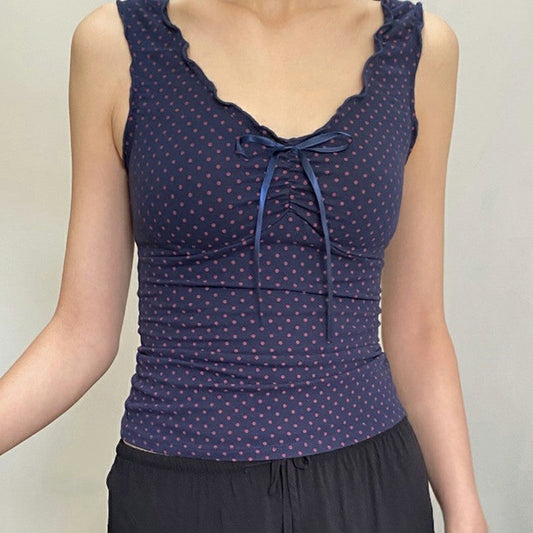 Catherine – Mouwloos Gebreid Top met Polka-Dots