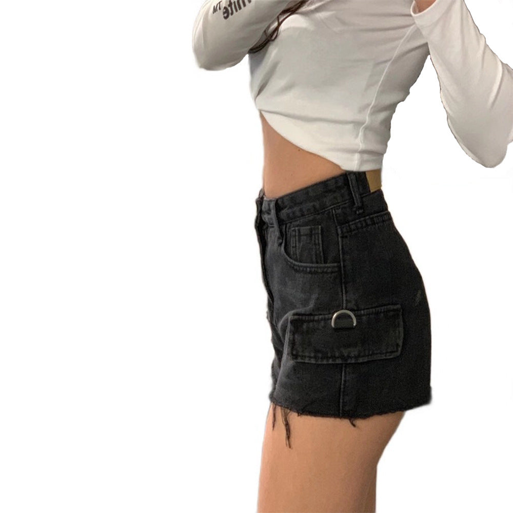 Alice – Hoog getailleerde jeans short met ketting en wijde pijpen
