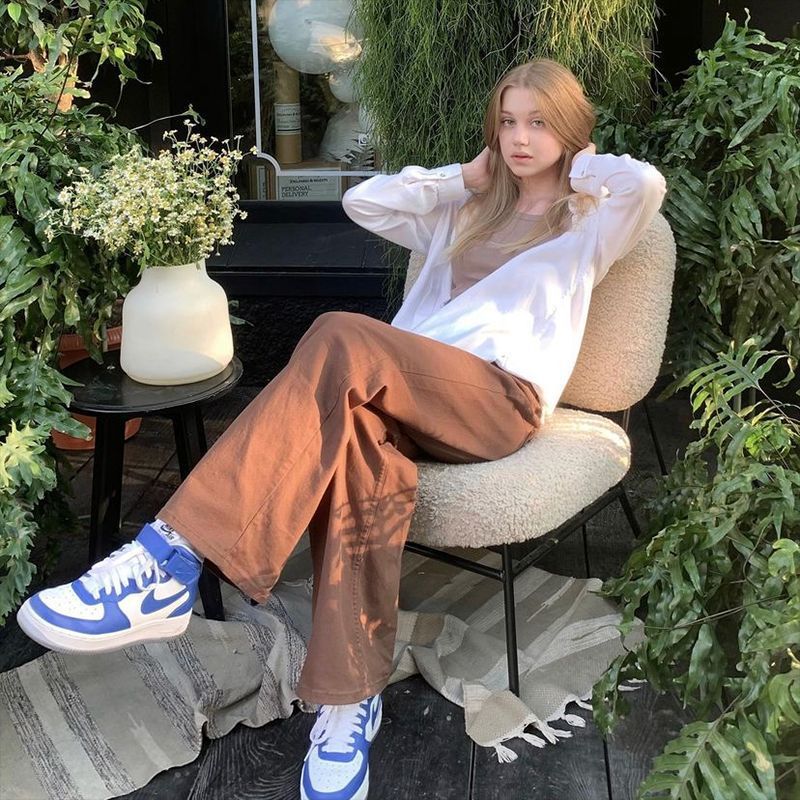 Leslie – Retro Damesjeans in Effen Bruin