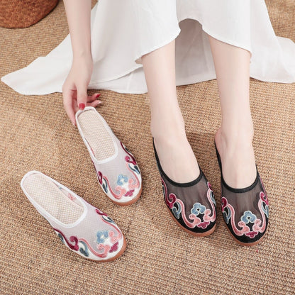Anne – Bestickte Baumwoll-Pantoletten im Retro-Stil