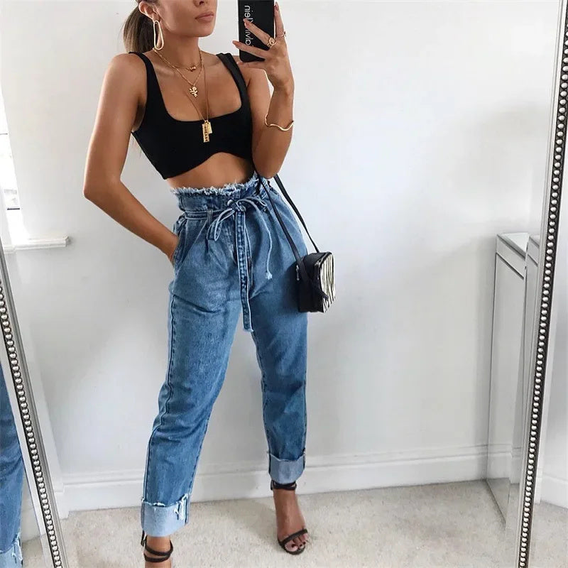 Christina – Hoge taille jeans met verleidelijk design