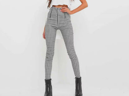 Deborah – Slimming Broek met Zwart-Wit Ruitpatroon