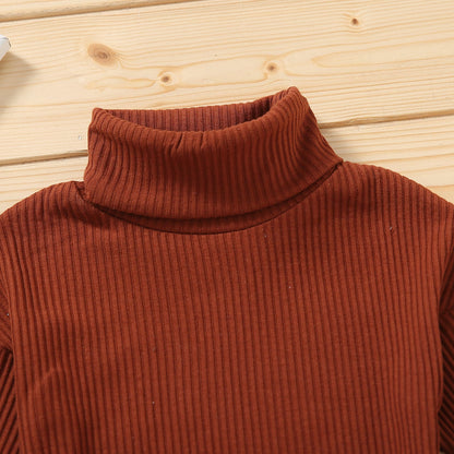 Kelly – Kinder Rock und Rollkragen-Outfit für den Herbst