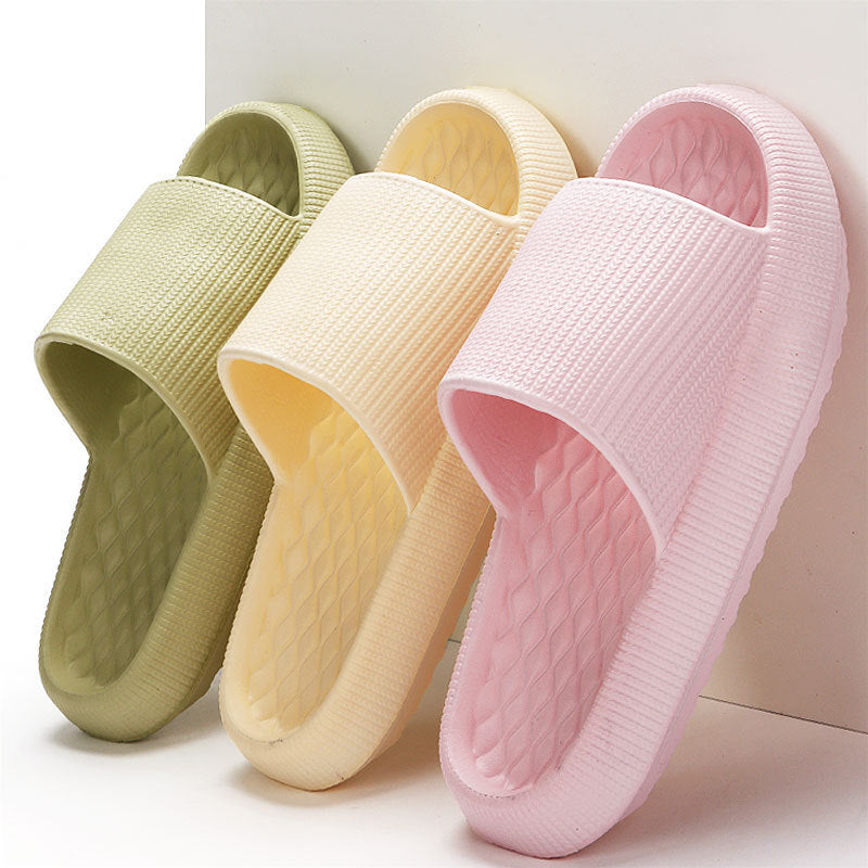 Brenda – Vegan leren slippers met ruitpatroon en antislipzool