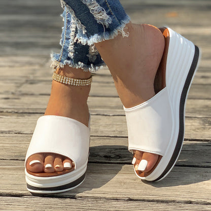 Patricia – Zomerse Sleehaksandalen met Peep-Toe Ontwerp