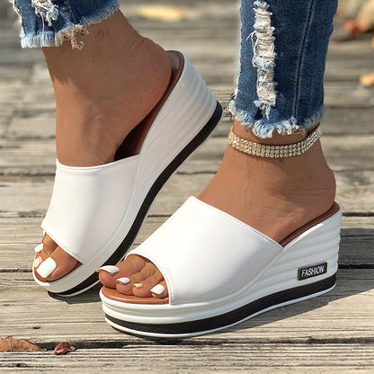 Patricia – Zomerse Sleehaksandalen met Peep-Toe Ontwerp