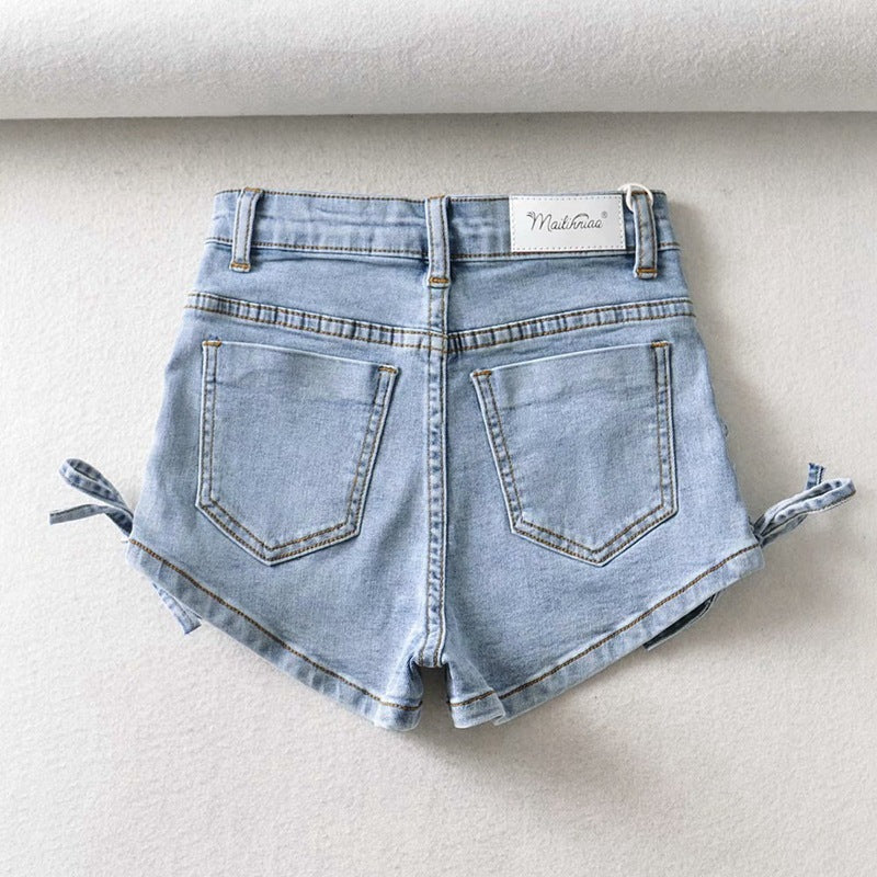 Katy – Modieuze en gepersonaliseerde damesjeansshorts met strik