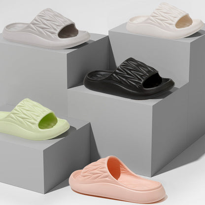 Sharon – Rutschvaste Zomerslippers met Bladstructuur