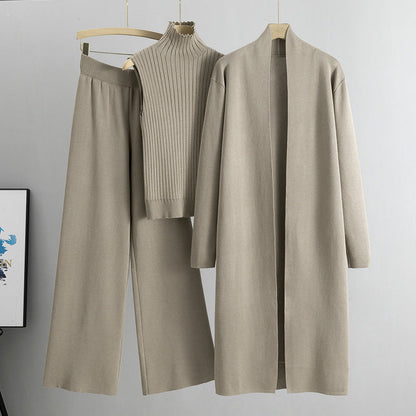 Elizabeth – Gebreid Set met Vest, Cardigan en Broek