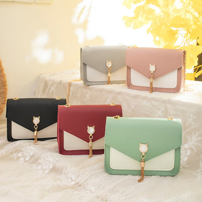 Clara – Kleine Schoudertas met Schattige Kattenkwast en Ketting