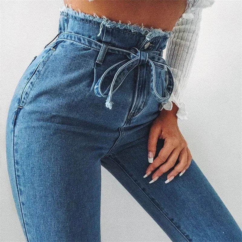 Christina – Hoge taille jeans met verleidelijk design