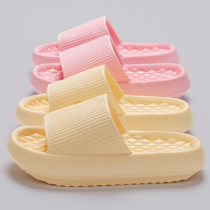 Brenda – Vegan leren slippers met ruitpatroon en antislipzool