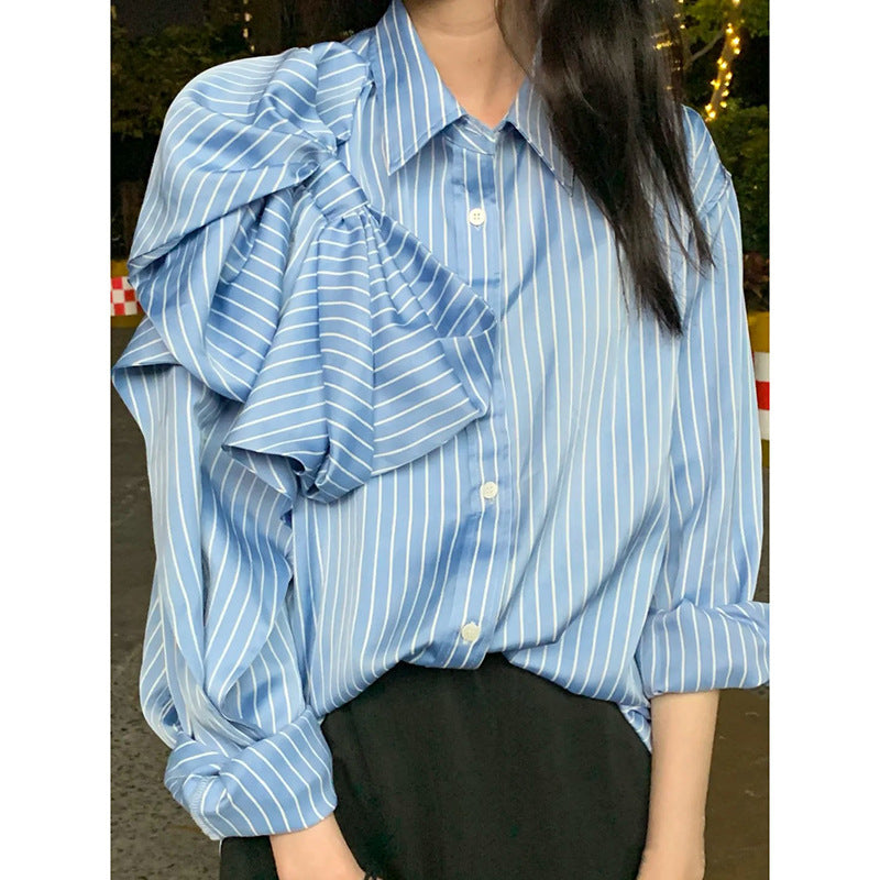 Abigail – Gestreepte Damesblouse met Strik