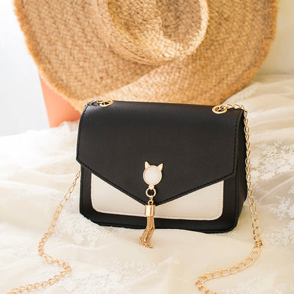 Clara – Kleine Schoudertas met Schattige Kattenkwast en Ketting