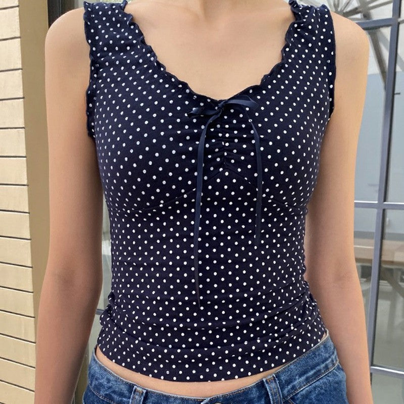 Catherine – Mouwloos Gebreid Top met Polka-Dots