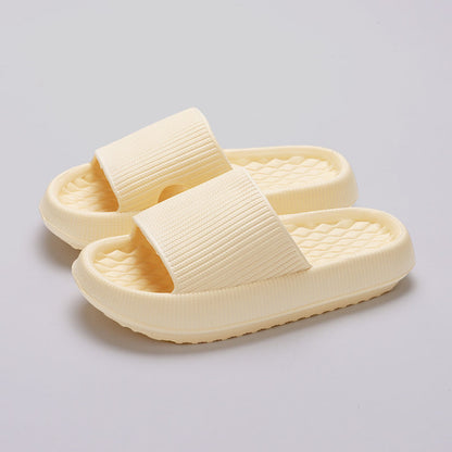 Brenda – Vegan leren slippers met ruitpatroon en antislipzool