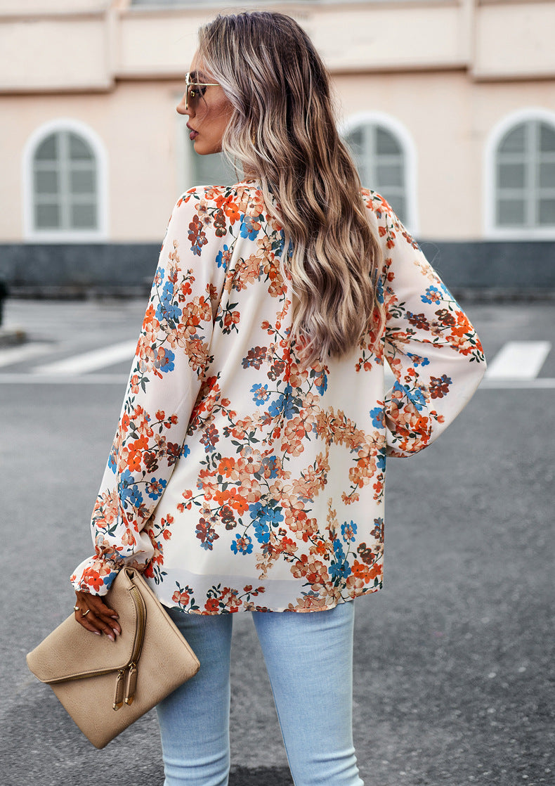 Fiona – Elegante Damesblouse met Bloemenprint en V-Hals