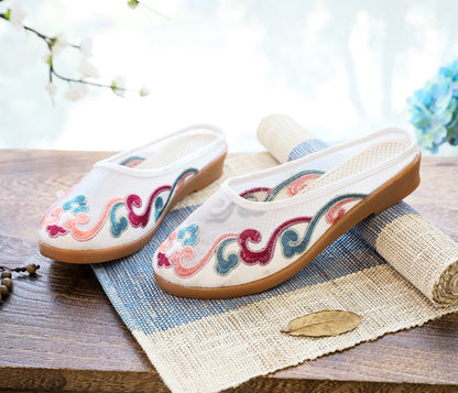 Anne – Bestickte Baumwoll-Pantoletten im Retro-Stil