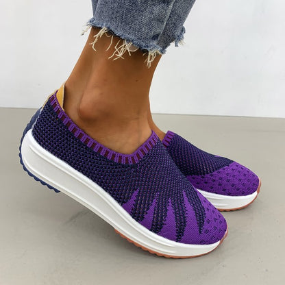 Amy – Ademend Flyknit Sneakers met Sleehak
