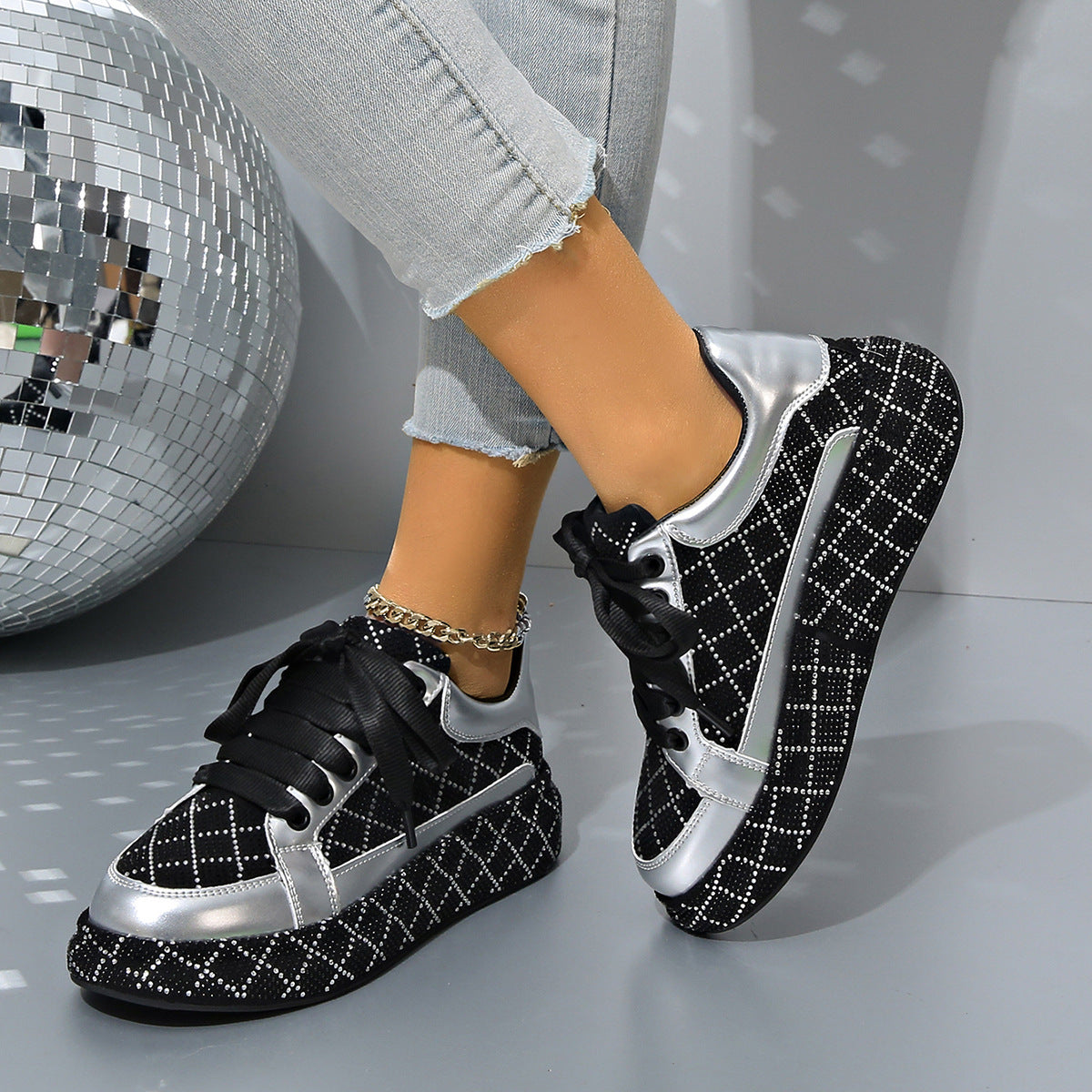 Lily – Veelzijdige Damessneaker met Strass en Dikke Zool