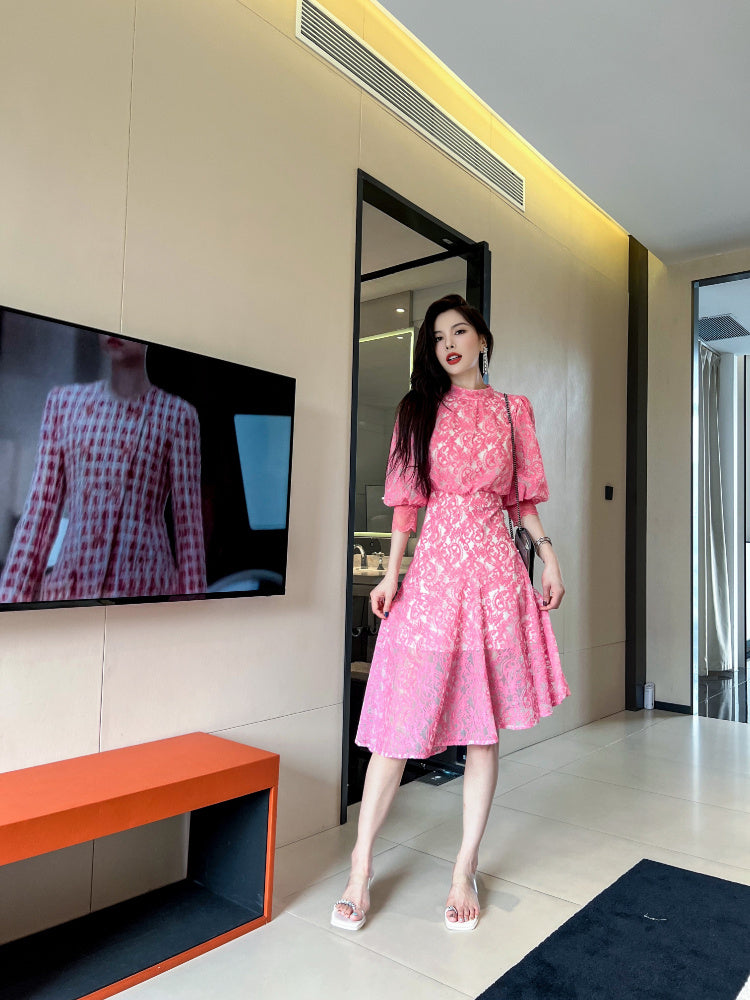 Tanya – Hoogwaardige Rok met Kant en Borduurwerk