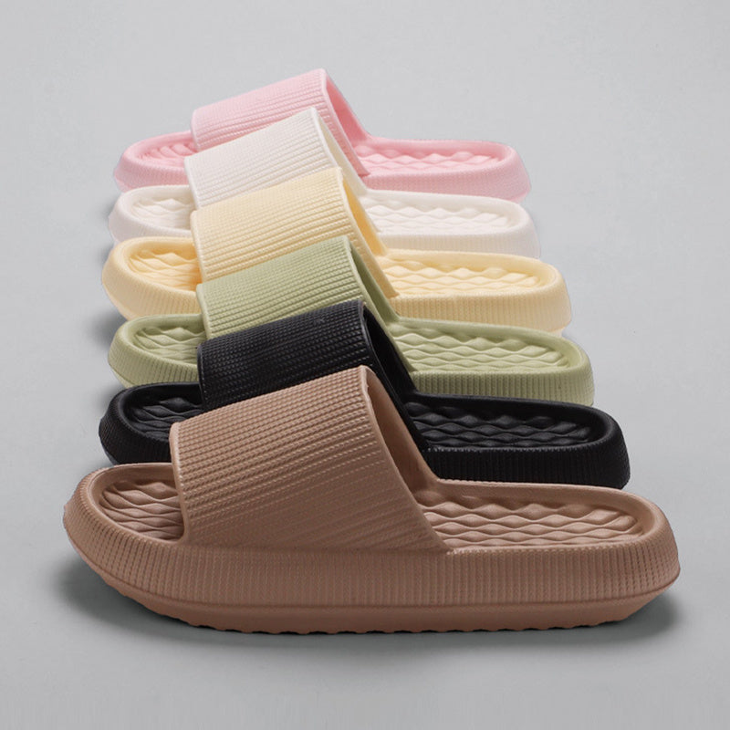Brenda – Vegan leren slippers met ruitpatroon en antislipzool