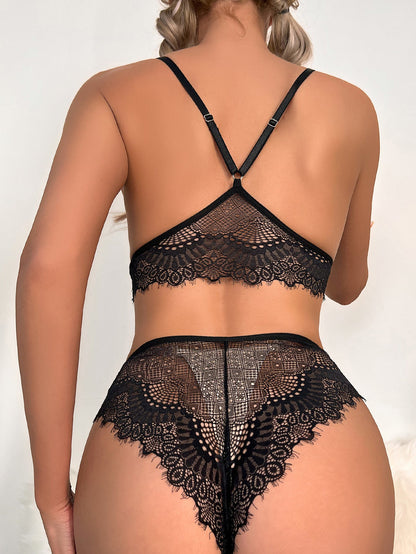 Helen – Verleidelijke Netstof Lingerieset met Kant
